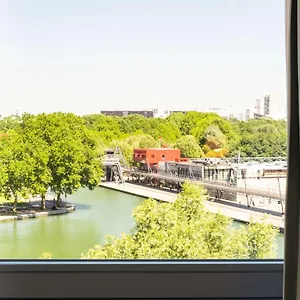 *** Otel Ibis La Cite Des Sciences 19eme Fransa